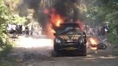 Mobil Polisi Ludes Dihantam Bom Molotov saat Bentrok Warga di Seram Maluku