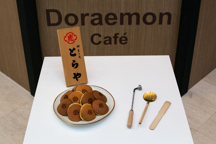 Kafe bertema Doraemon oleh Toraya Confectionery yang menjadi bagian THE DORAEMON
EXHIBITION SINGAPORE 2022 ©Fujiko-Pro di National Museum of Singapore, Singapura, mulai Sabtu (5/11/2022).