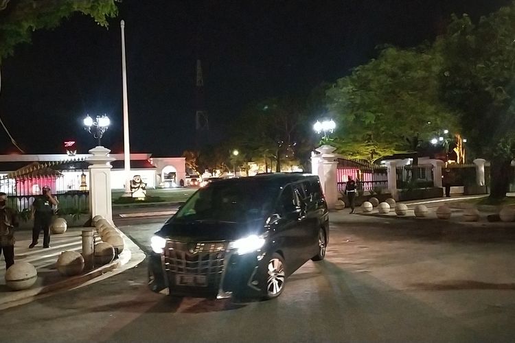 Rombongan Presiden Jokowi Tinggalkan Gedung Agung Istana Kepresidenan Jogja. Jumat (9/12/2022).