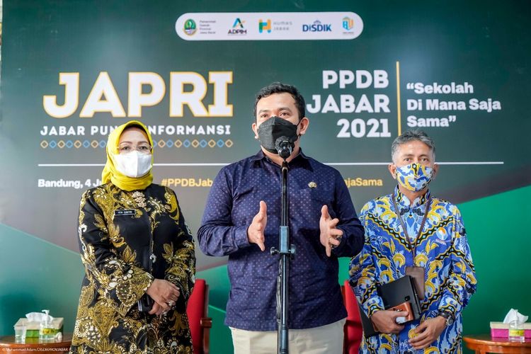 Kepala Dinas Pendidikan Provinsi Jawa Barat Dedi Supandi saat memberikan materi tentang mekanisme PPDB 2021 di Bandung, Jumat (4/6/2021) kemarin.