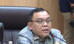 DPR Minta Produsen Air Minum Kemasan Klarifikasi Klaim Iklan Asal Usul Bahan Baku