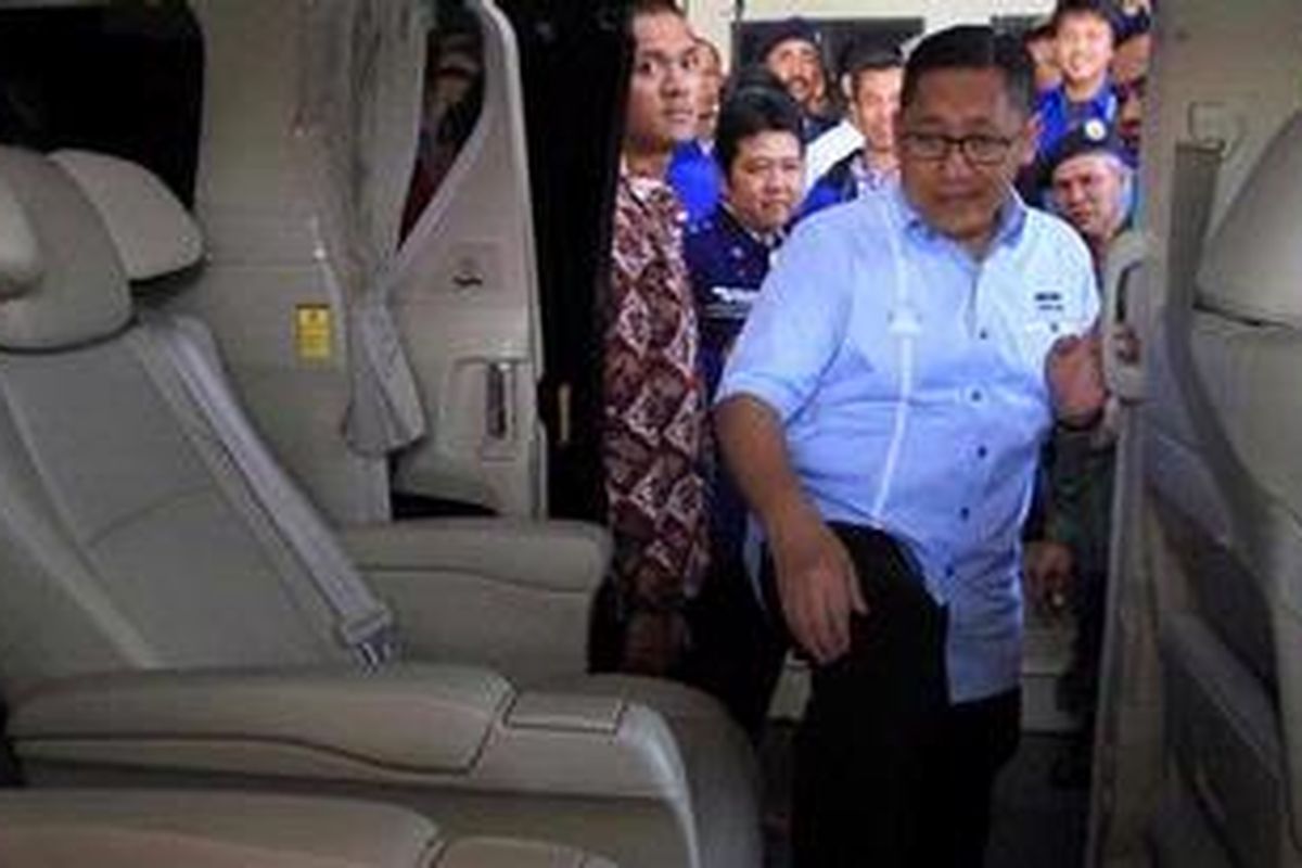 Ketua Umum DPP Partai Demokrat, Anas Urbaningrum usai menghadiri Rapat Pimpinan Daerah (Rapimda) Partai Demokrat Provinsi Sumsel, di Aula Asrama Haji, Palembang, Jumat (15/2/2013).  