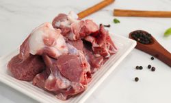 Cegah Kolesterol, Batasi Garam dan Santan saat Makan Daging Kurban