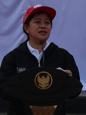 Menteri Koordinator Bidang Pembangunan Manusia dan Kebudayaan (Menko PMK) Puan Maharani secara resmi membuka Pameran Seni Koleksi Istana Presiden 2018 di Galeri Nasional, Jumat (3/8/2018). 
