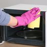 Cara Membersihkan Noda Saus yang Sudah Berkerak pada Microwave