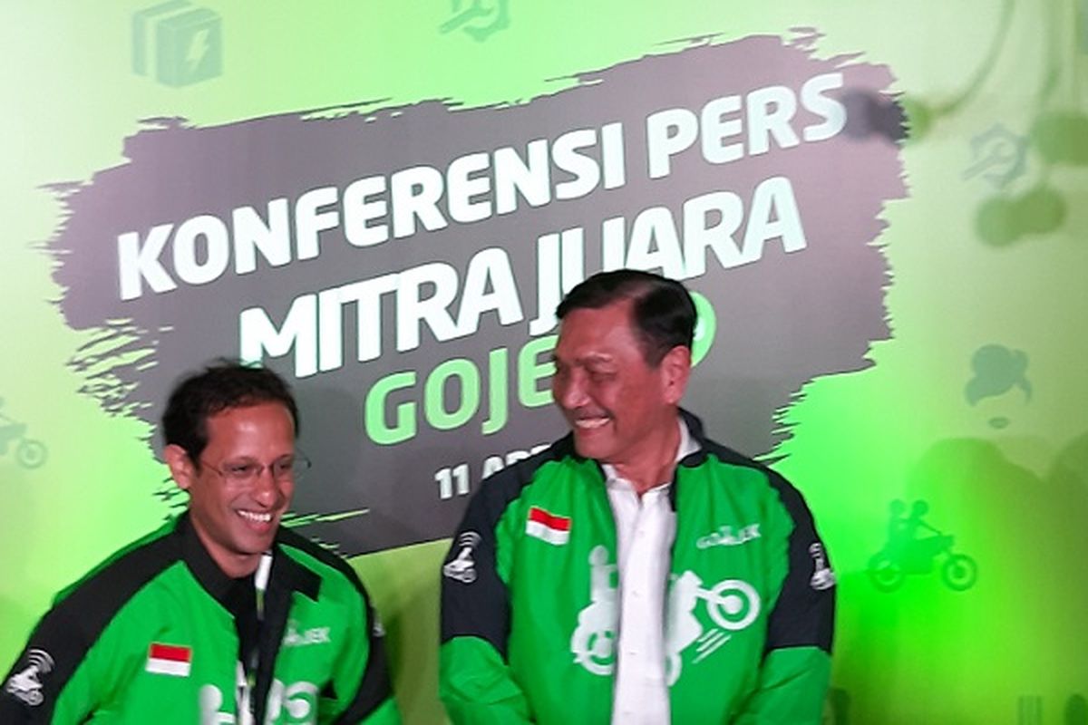 Nadiem Makarim bersama Menteri Luhut menghadiri acara Mitra Juara Gojek 2019