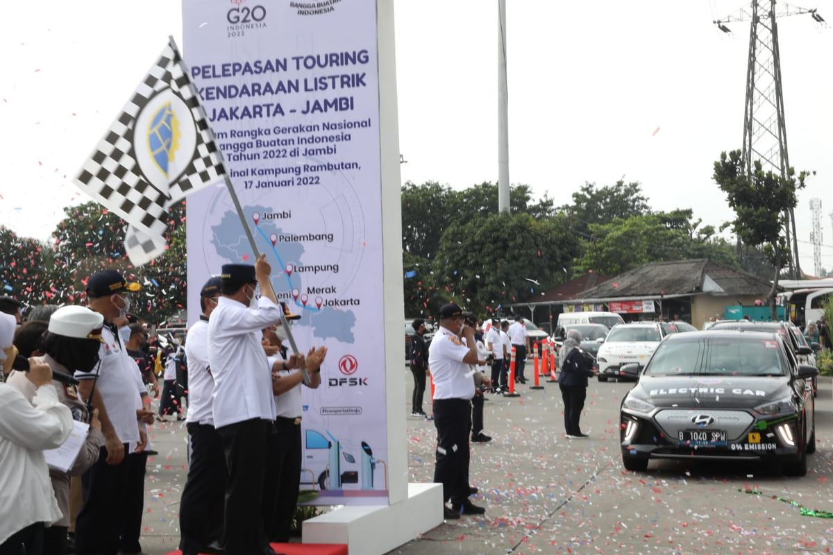 Menhub gelar touring Mobil Listrik Jakarta-Jambi