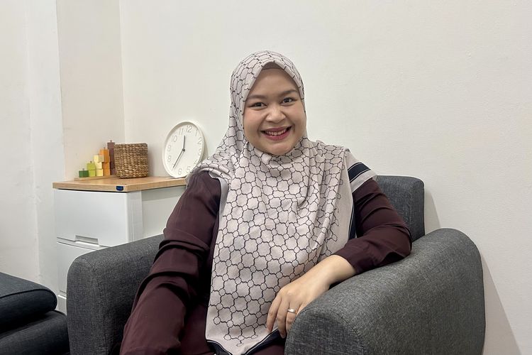Psikolog Anak, Remaja, dan Keluarga Farraas Afiefah Muhdiar saat diwawancarai Kompas.com di Jakarta Selatan, (10/12/2025).