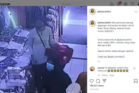 Terekam CCTV Pasar Tanah Abang, Perempuan Masukkan Baju Curian ke Daster