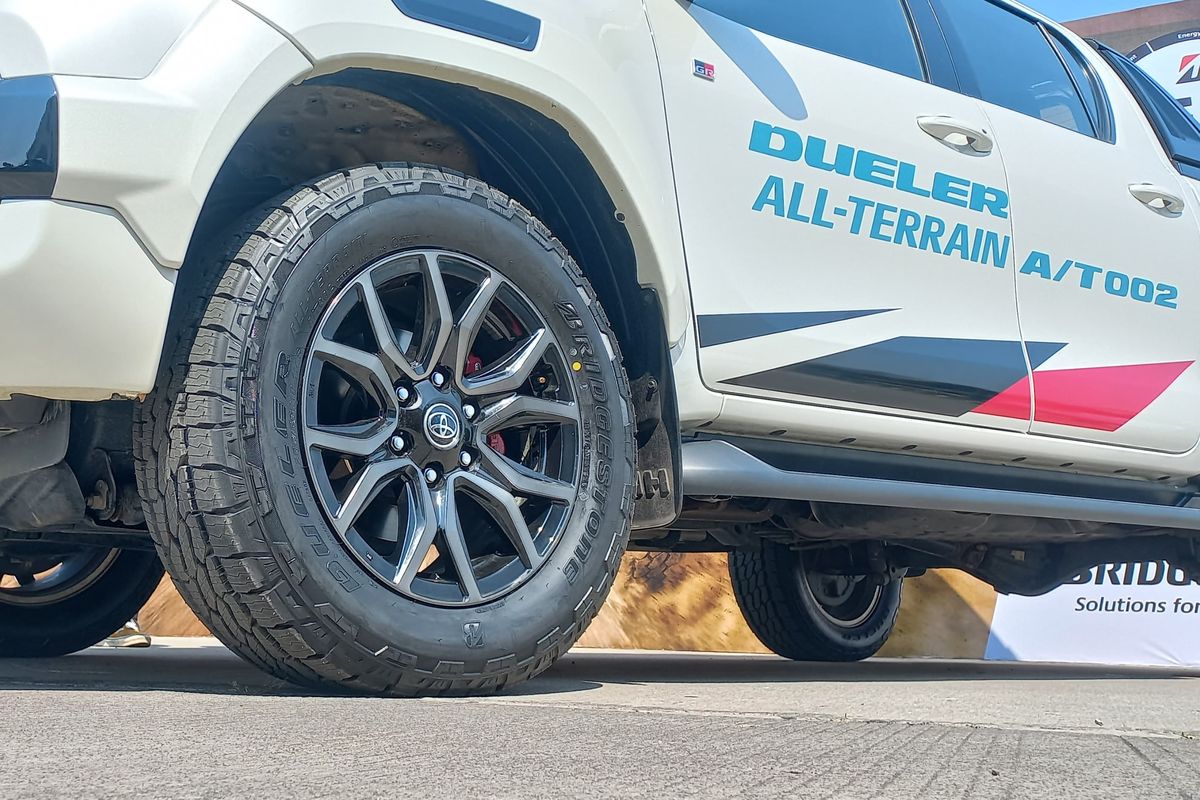 Ban segala medan (all terrain) Bridgestone Dueler A/T002 resmi diluncurkan