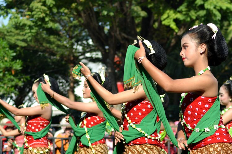 Klaten Indonesia. July 6th 2019. Javanese traditional dance. Gambyong. Beautiful costume.