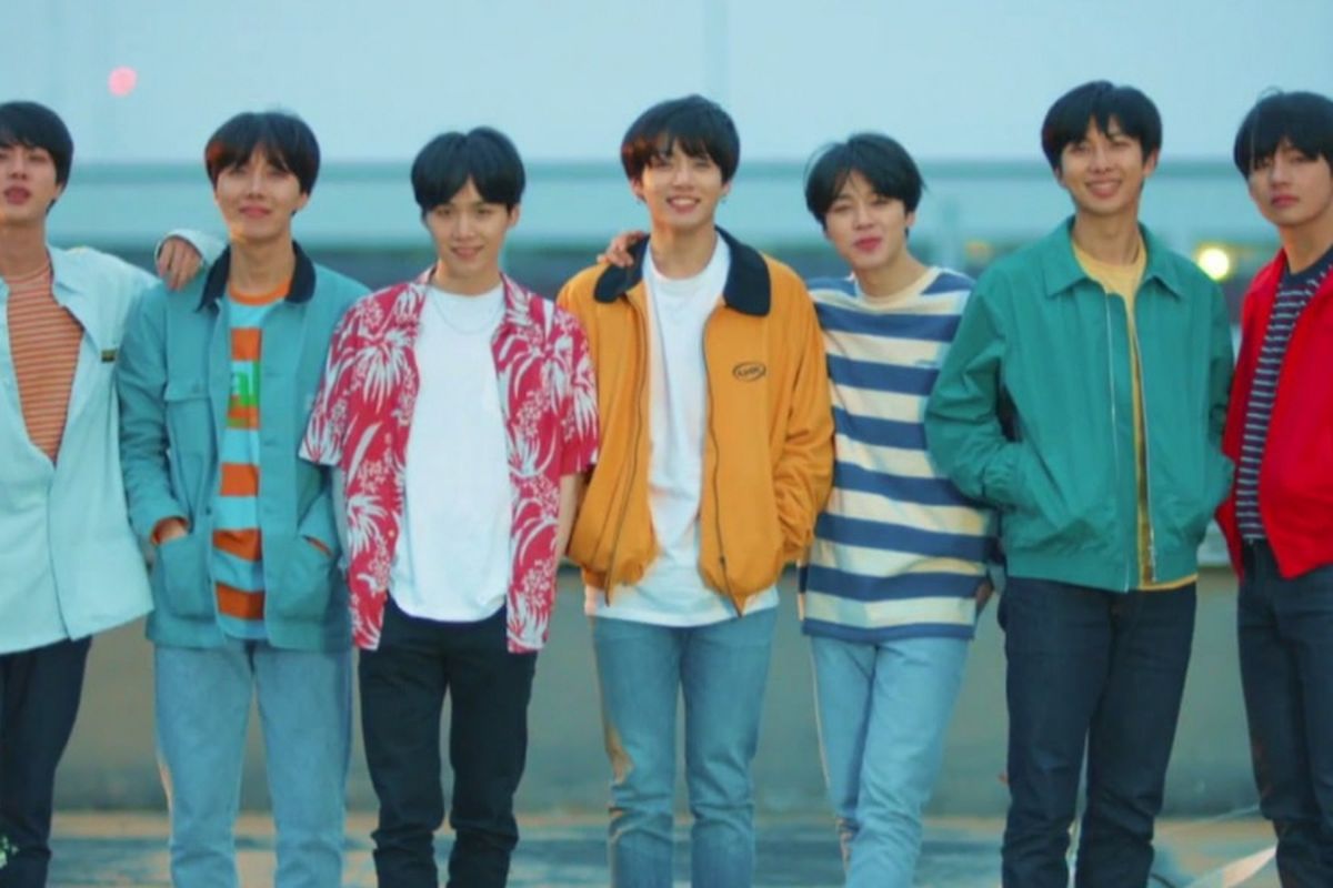 Penampilan boyband K-pop BTS dalam video Euphoria: Theme of Love Yourself Wonder.