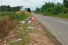 Sampah Berserakan di Pinggir Jalan Pangkalpinang, Spanduk Larangan Diabaikan
