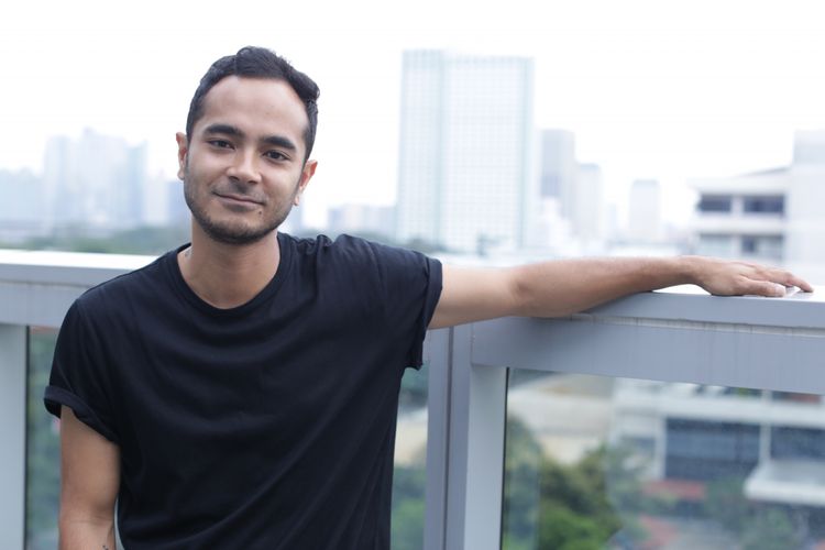 Artis peran Marthino Lio berpose di sela-sela media visit promo film Matt & Mou di Menara Kompas, Palmerah, Jakarta, Senin (14/01/2019). Film arahan sutradara Monty Tiwa tersebut akan tayang pada 24 Januari 2019 mendatang.