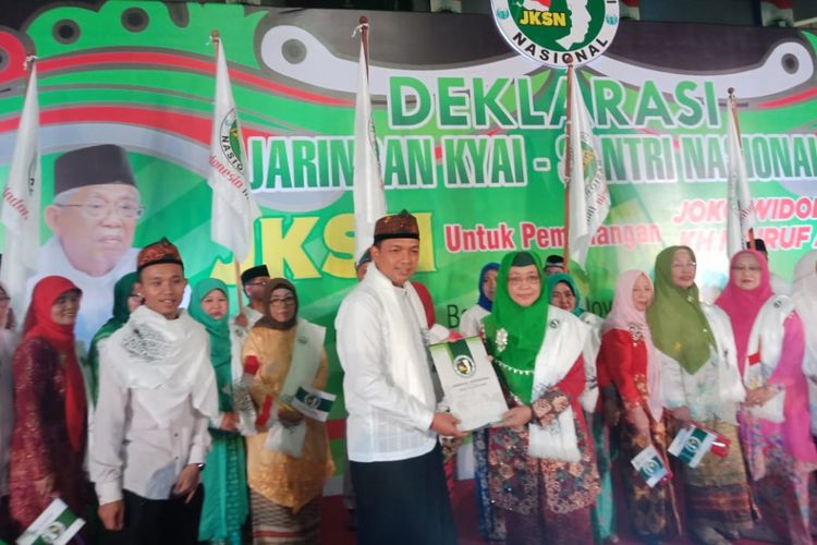 Jaringan Kiai Santri Nasional (JKSN) menggelar deklarasi dukungan untuk memenangkan pasangan Calon Presiden dan Wakil Presiden RI Joko Widodo - Ma?ruf Amin di Jawa Barat.   Deklarasi digelar di GOR C-Tra Arena, Jalan Cikutra, Kota Bandung, Kamis (15/11/2018).