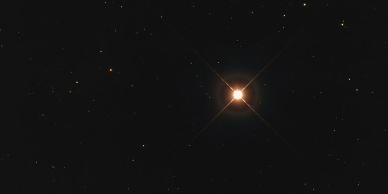 Bintang oranye terang bernama Antares atau Alpha Scorpio di konstelasi Scorpius diambil dengan kamera CCD dan teleskop jarak fokus sedang. 23 Desember akan berkonjungsi dengan Venus