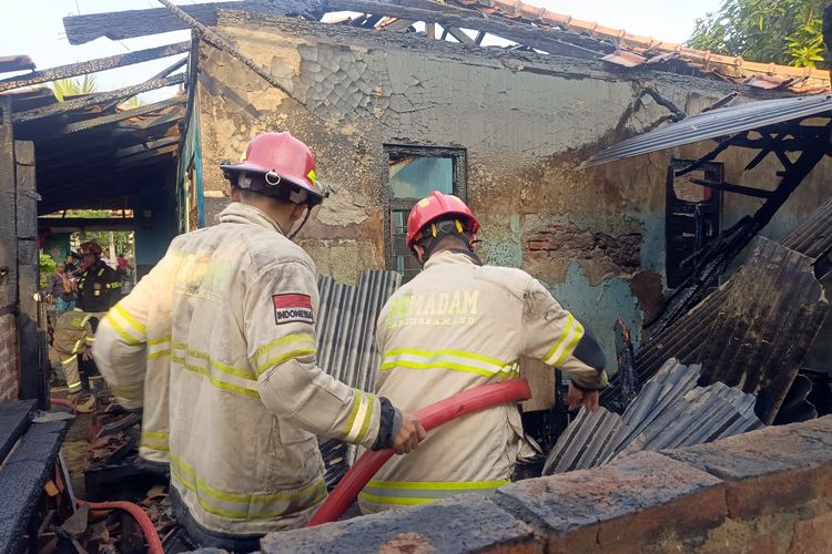 Rumah Petani di Indramayu Ludes Terbakar, Gabah 40 Kg Juga Ikut Hangus