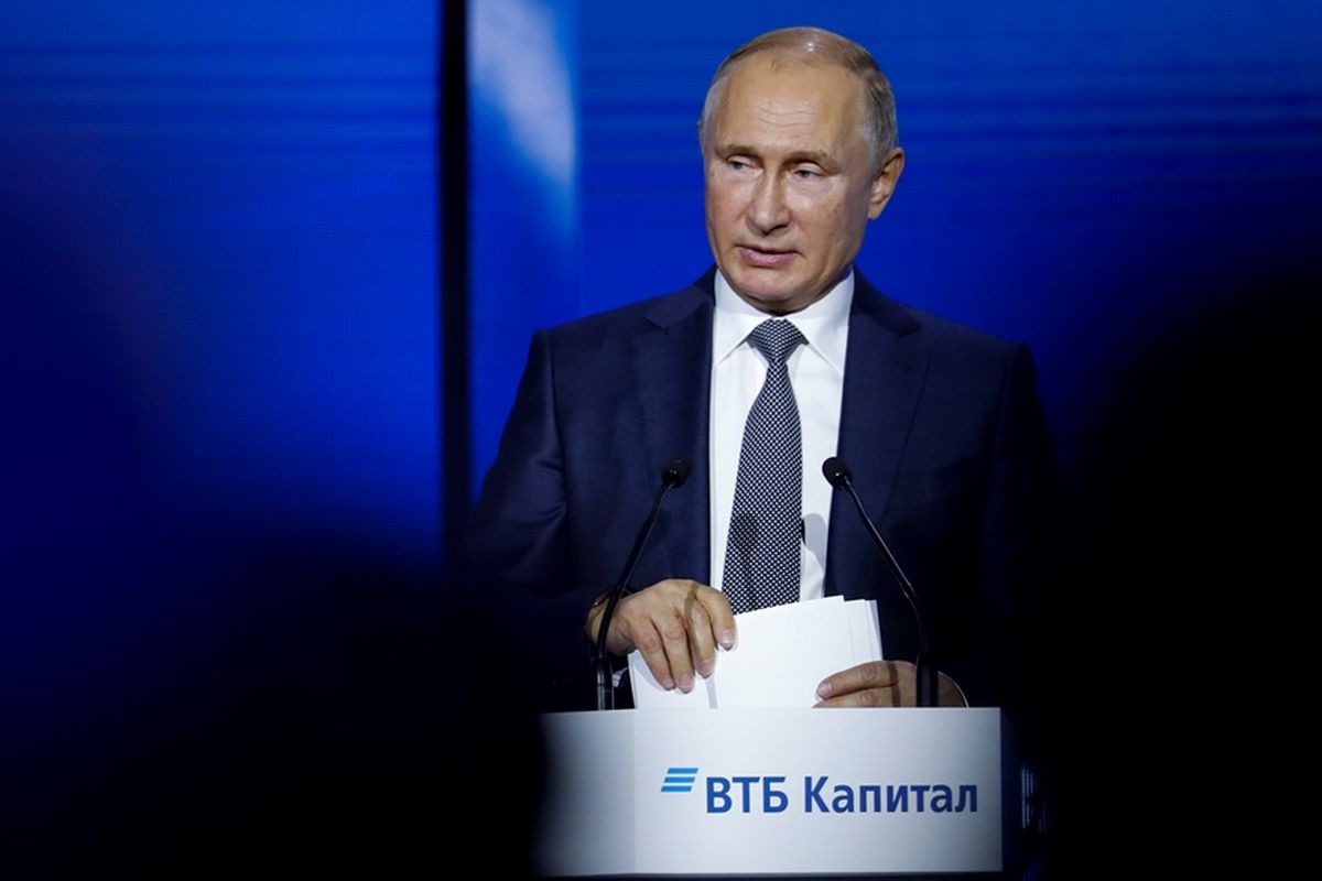 Presiden Rusia Vladimir Putin menyampaikan pidato dalam forum investasi tahunan di Moskwa, Rabu (28/11/2018).