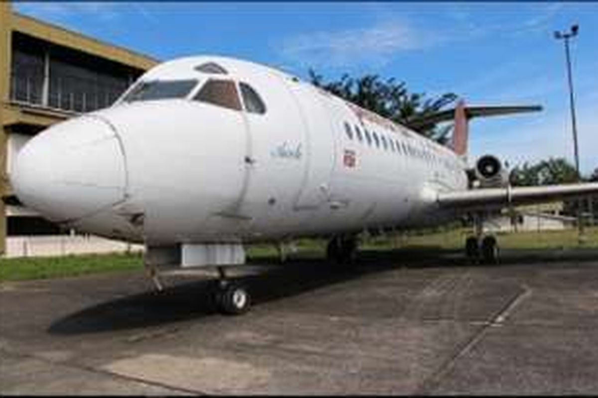 Fokker F28 yang akan dilelang DJKN