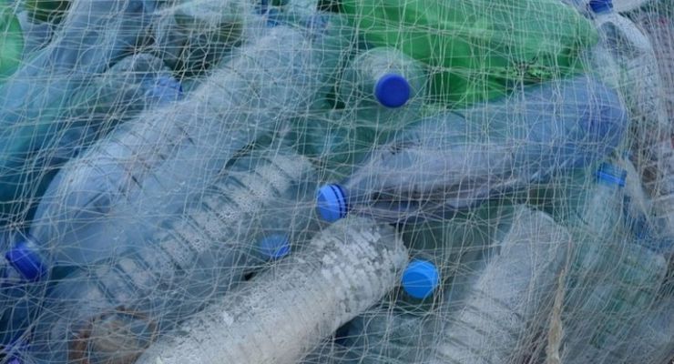 Apa Tantangan Membersihkan Sampah Plastik di Lautan?
