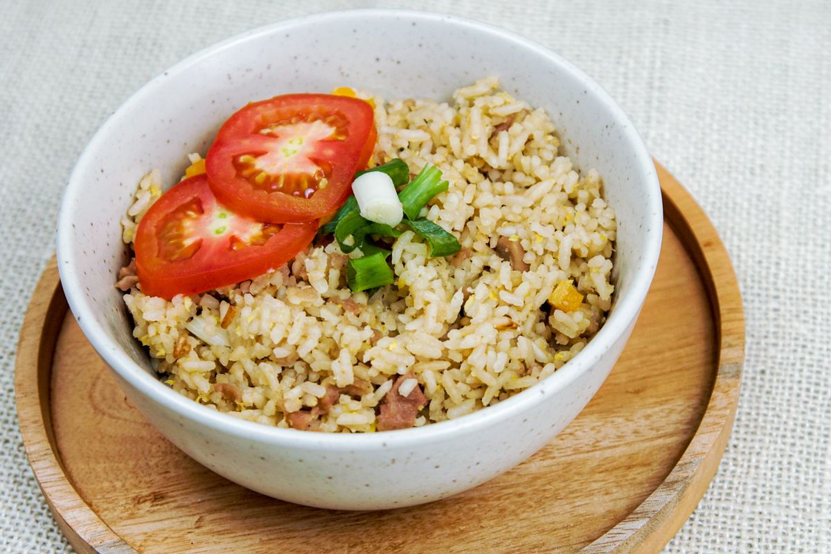 Penampakan Nasi goreng yang dimasak dengan rice cooker 