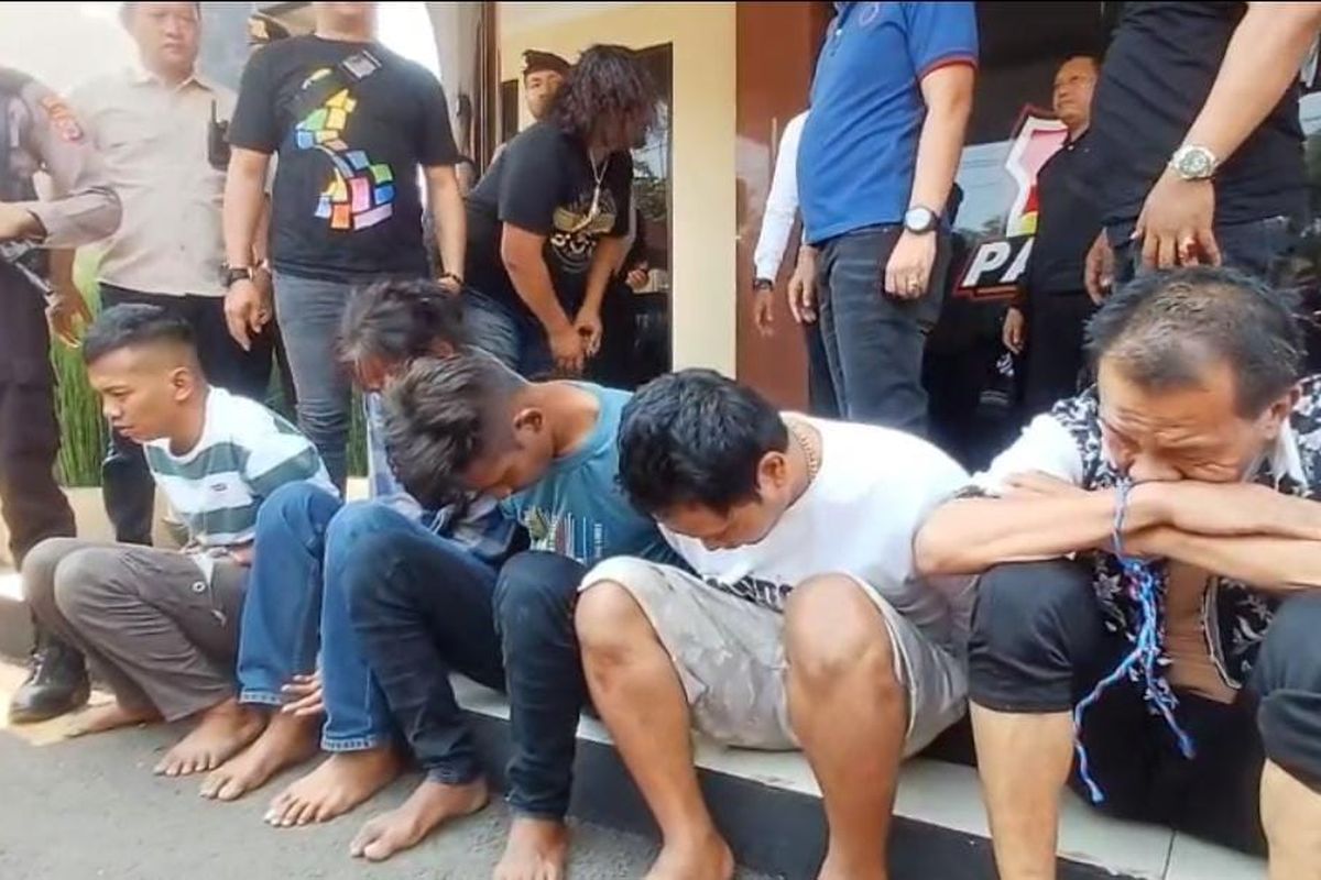 Polres Pasuruan Kota menetapkan 4 tersangka dari 7 orang yang diamankan dalam kasus penculikan santri Ponpes Metal, Rejoso, Kabupaten Pasuruan, Jawa Timur, Rabu (23/04/2025) 