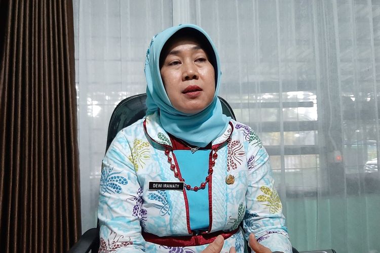 Kepala Dinas Kesehatan Gunungkidul Dewi Irawaty saat dikantornya Kamis (19/3/2020)