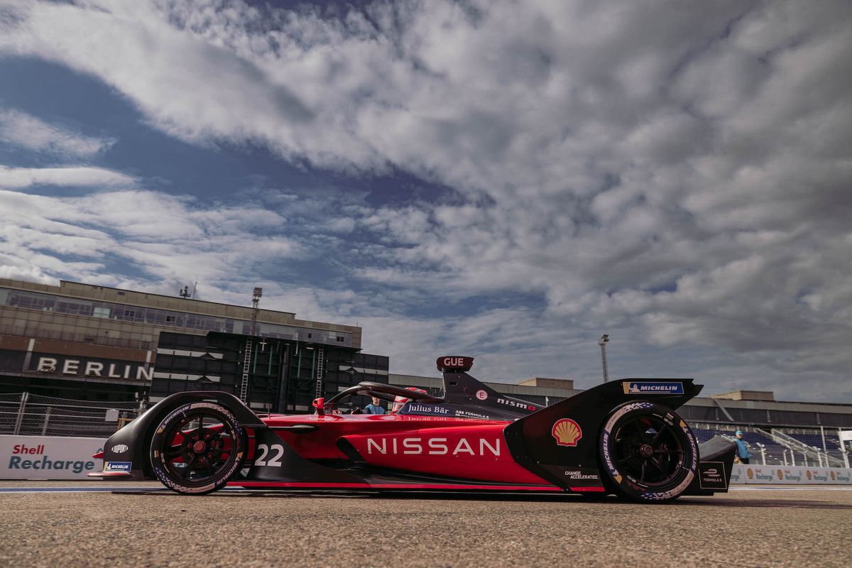 Tim balap Nissan E.dams yang bersaing di Formula E