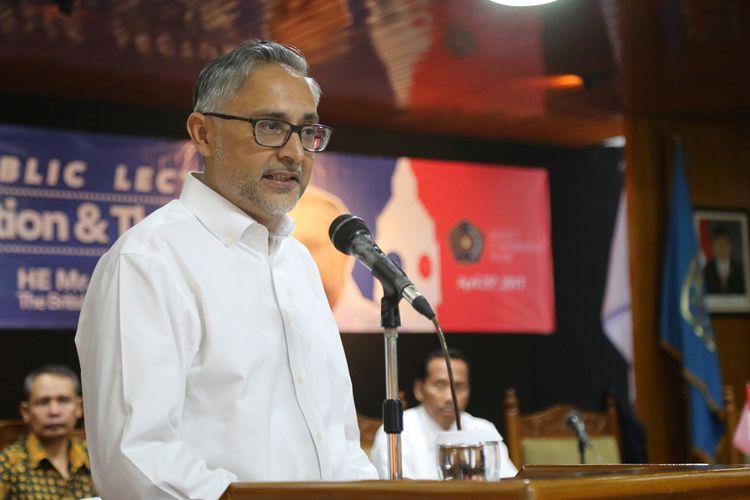 Duta Besar Inggris untuk Indonesia Moazzam Malik saat menghadiri kuliah tamu di Universitas Muhammadiyah Malang, Selasa (25/4/2017)