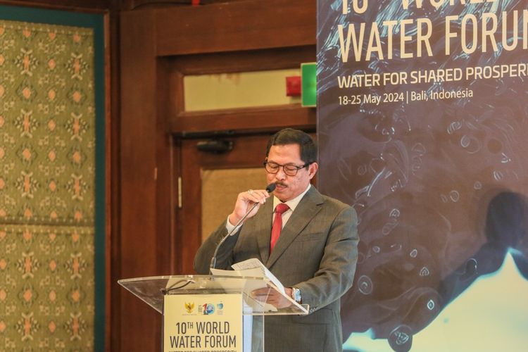 Penjabat Gubernur Jawa Tengah Nana Sudjana saat menyampaikan komitmennya untuk menjadikan Danau Rawa Pening bermanfaat bagi masyarakat di acara World Water Forum (WWF) ke-10 di Nusa Dua Bali, Selasa (21/5/2024).