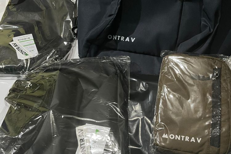 Produk-produk tas yang diproduksi Montrav, milik Gungun Gunawan.