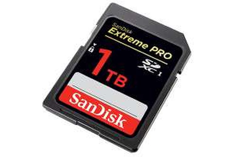 Kartu memori SDXC 1 TB bikinan SanDisk
