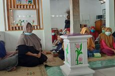 Kisah Guru Honorer dan Istri Asuh Puluhan Anak Yatim Piatu