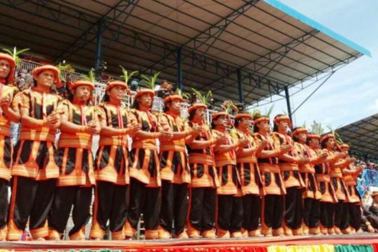 Para pelatih penari Tari Saman Massal 10001 Penari di Gayo Lues, Minggu (13/8/2017).  