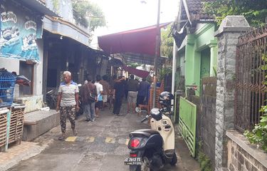 Suasana rumah duka Dyah Sujirah atau Sipon istri dari aktivis hak asasi manusia (HAM) dan penyair Wiji Thukul di RT 001, RW 014, Kampung Jagalan, Jebres, Solo, Jawa Tengah pada Kamis (5/1/2023).