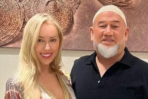 Penyanyi AS Tak Sadar Dinikahi Sultan Malaysia, Kini Gugat Cerai