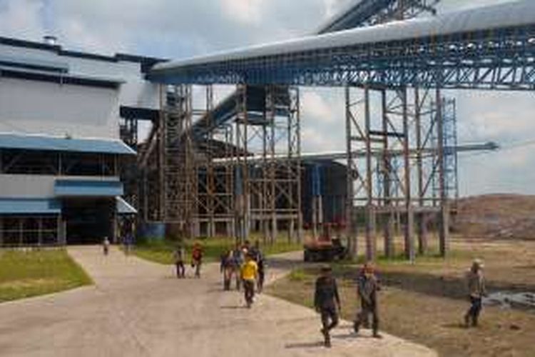 Pabrik gula PT KTM yang berada di Kecamatan Ngimbang, Kabupaten Lamongan.  