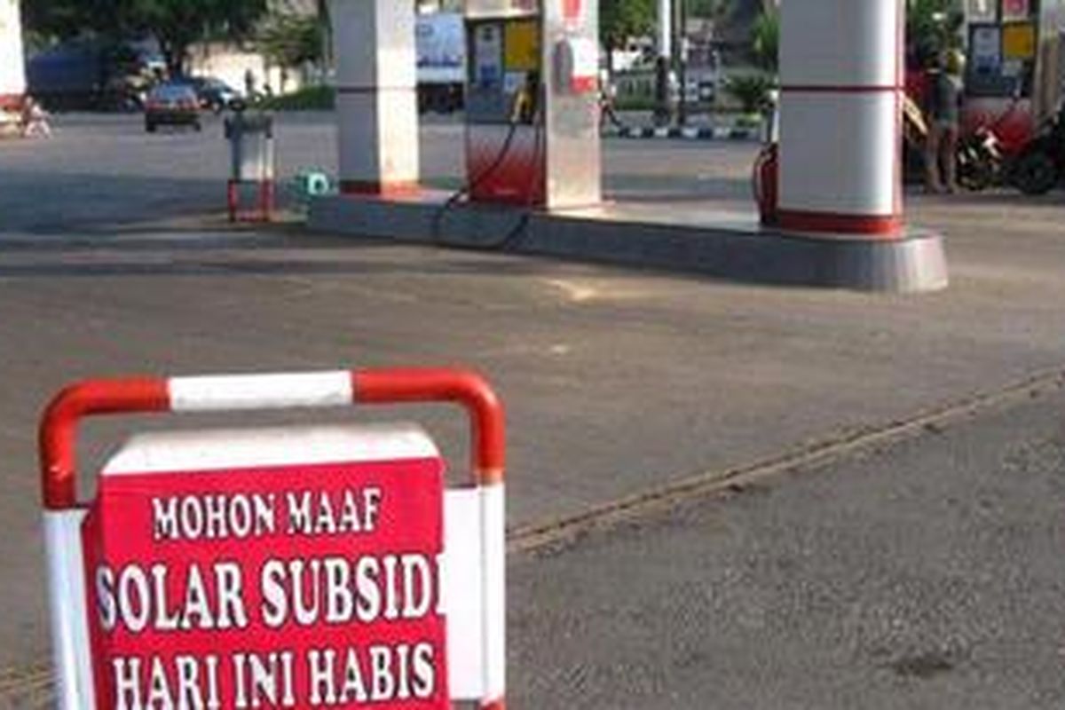 Salah satu SPBU yang kehabisan solar di jalur pantai utara Kendal.