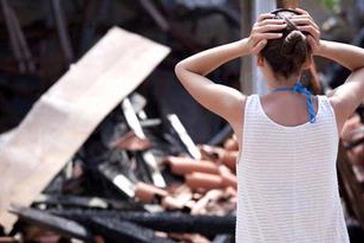 Jika mengasuransikan isi rumah, sebaiknya pembeli produk menuliskan dengan rinci jenis barang, merek dan harga barang yang diasuransikan. 