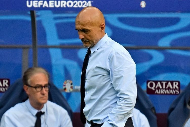 Kegagalan Timnas Italia di Piala Eropa 2024 menjadi santapan kritik media-media Negeri Pizza. Pelatih Luciano Spalletti mendapat nilai merah dari para kuli tinta di negara kelahirannya.