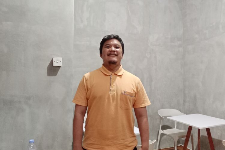 Belajar Cukup ala Pak Ipung, Budayawan yang Memilih Menepi dari Hiruk Pikuk Kota Surabaya