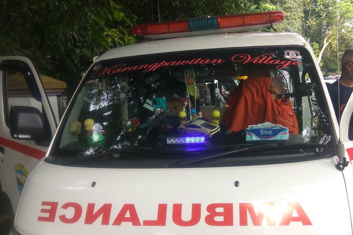 Ilustrasi ambulans. Ambulans di Tuban dihalang-halangi pengemudi Innova hingga terjadi cekcok di jalan. 