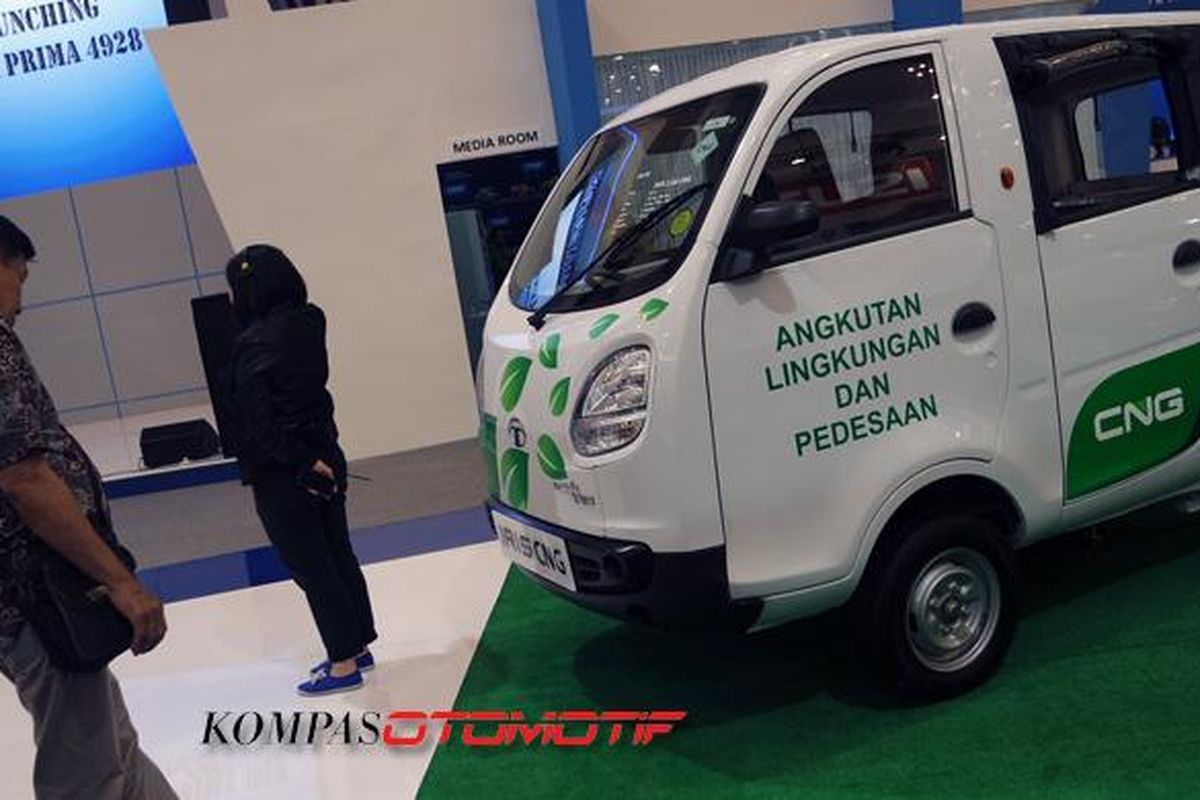 Tata Iris CNG sebagai mobil penumpang pedesaan.