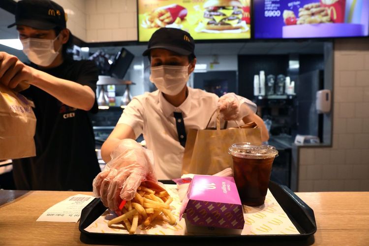 Menang Voucer McDonald's Rp 22 Juta, Wanita Ini Keliling Hong Kong Traktir Orang Tak Dikenal