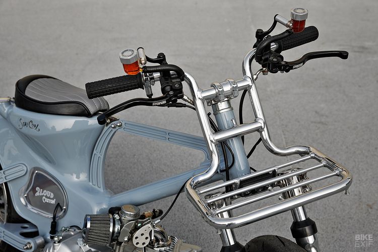 Honda Cub Custom 