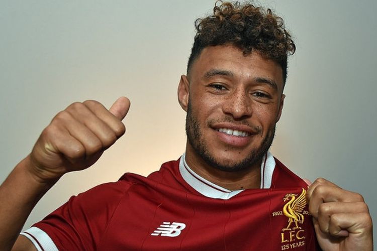 Alex Oxlade-Chamberlain resmi menjadi pemain Liverpool.

