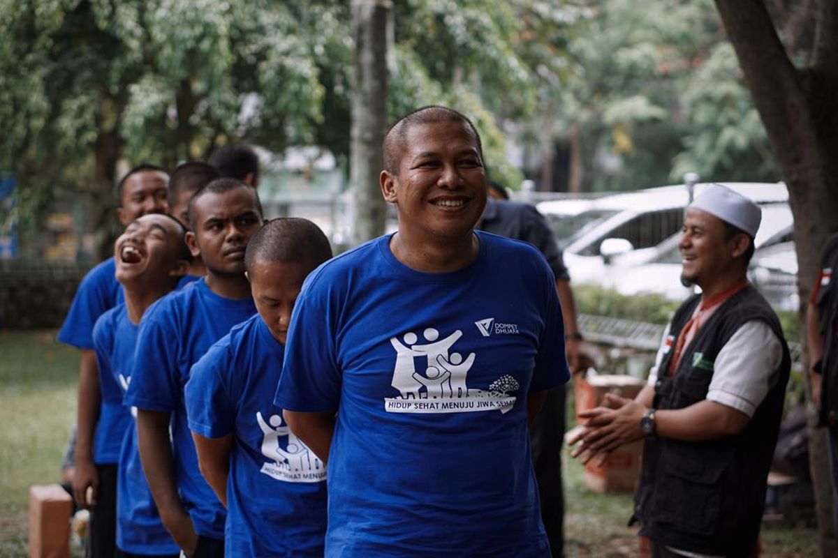 Sejumlah pasien Orang Dalam Gangguan Jiwa (ODGJ) dari Yayasan Jamrud Biru, mengikuti tamasya di Kebun Raya bersama LPM Dompet Dhuafa, Kamis (10/10/2019).