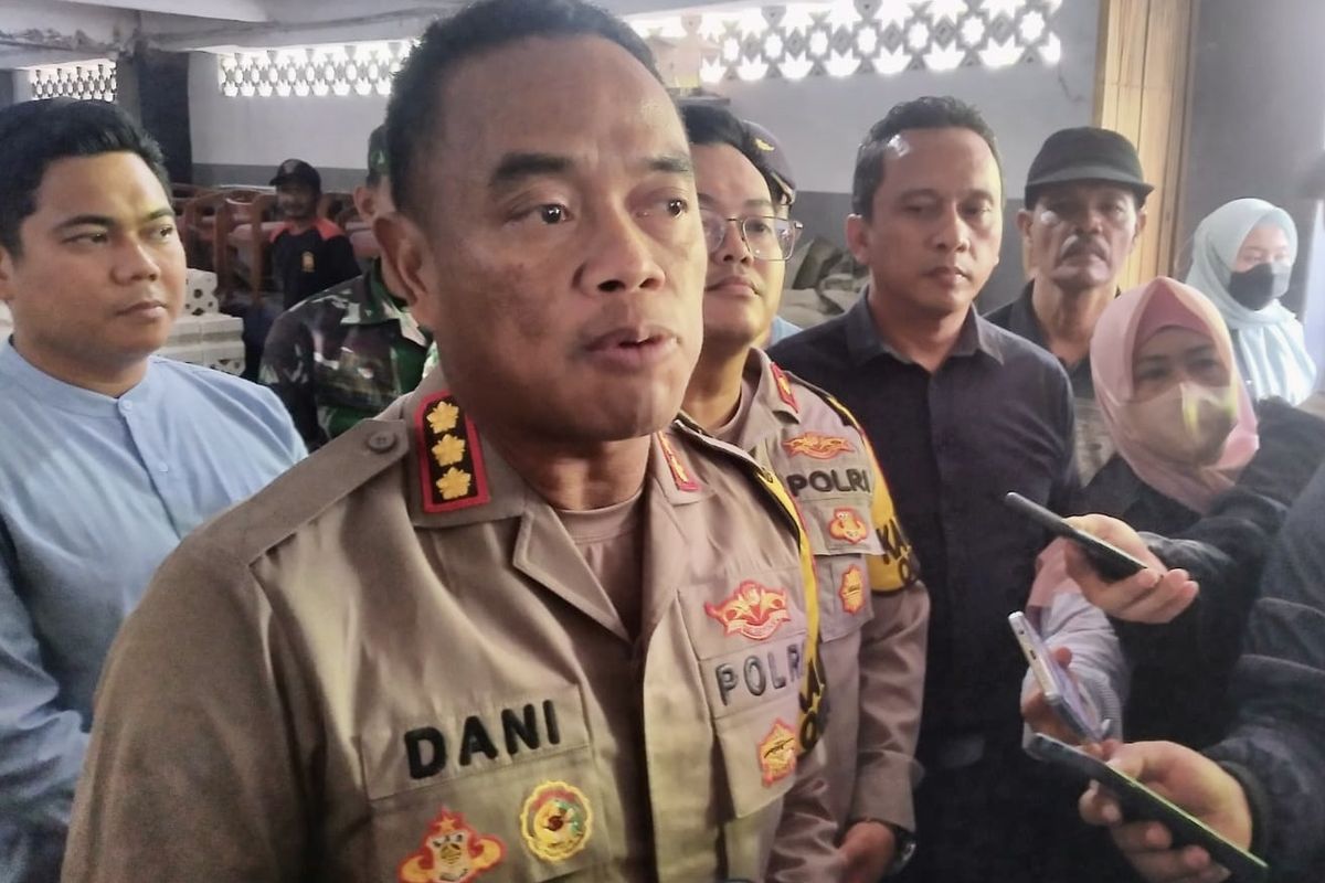 Kapolres Metro Bekasi Kota Kombes Dani Hamdani saat ditemui wartawan mengenai Operasi Lalu Lintas 2023, di Medan Satria, Kota Bekasi, Jumat (22/12/2023).