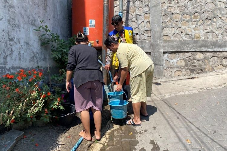 Cimahi Kekeringan, 40.000 Liter Air Bersih Dikirim Setiap Pekan