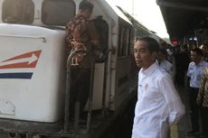 Tinjau Mudik Lebaran di Stasiun Senen, Jokowi Nostalgia Masa Muda